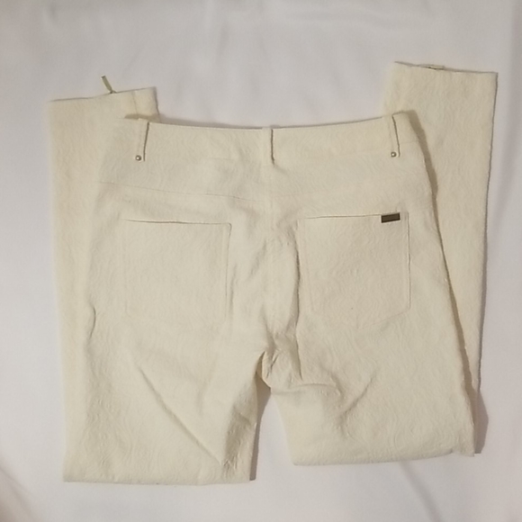 H&M Jeans....Textured Ivory...Size 10 - Picture 3 of 7